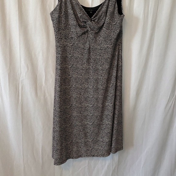 Pretty Dress - Picture 2 of 4